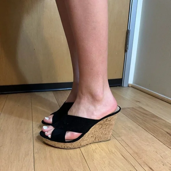 Charles David Black Wedge Sandals - Picture 2 of 4